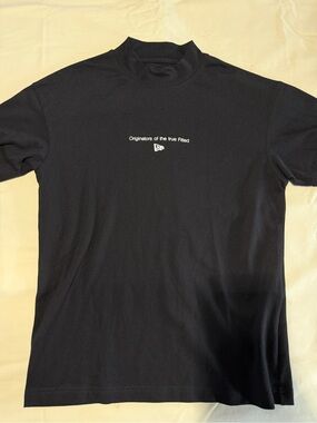 New Era Black Short-Sleeve Center Logo Tee